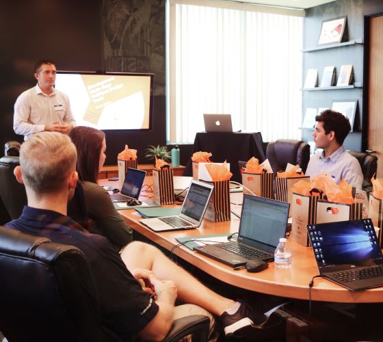 Meeting für Online Shop mit Kunden